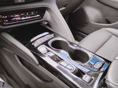 Used 2023 Buick Envision Essence image 13