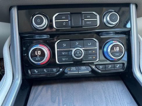 Used 2021 GMC Yukon Denali w/ Denali Premium Package image 26