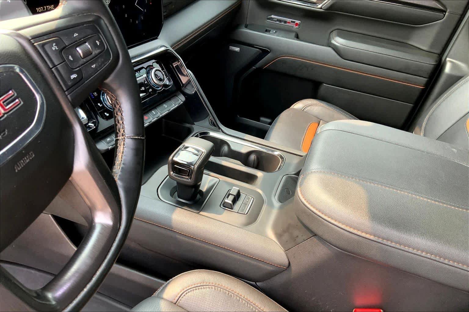 Used 2024 GMC Sierra 1500 AT4 w/ Technology Package AWD/4WD image 16