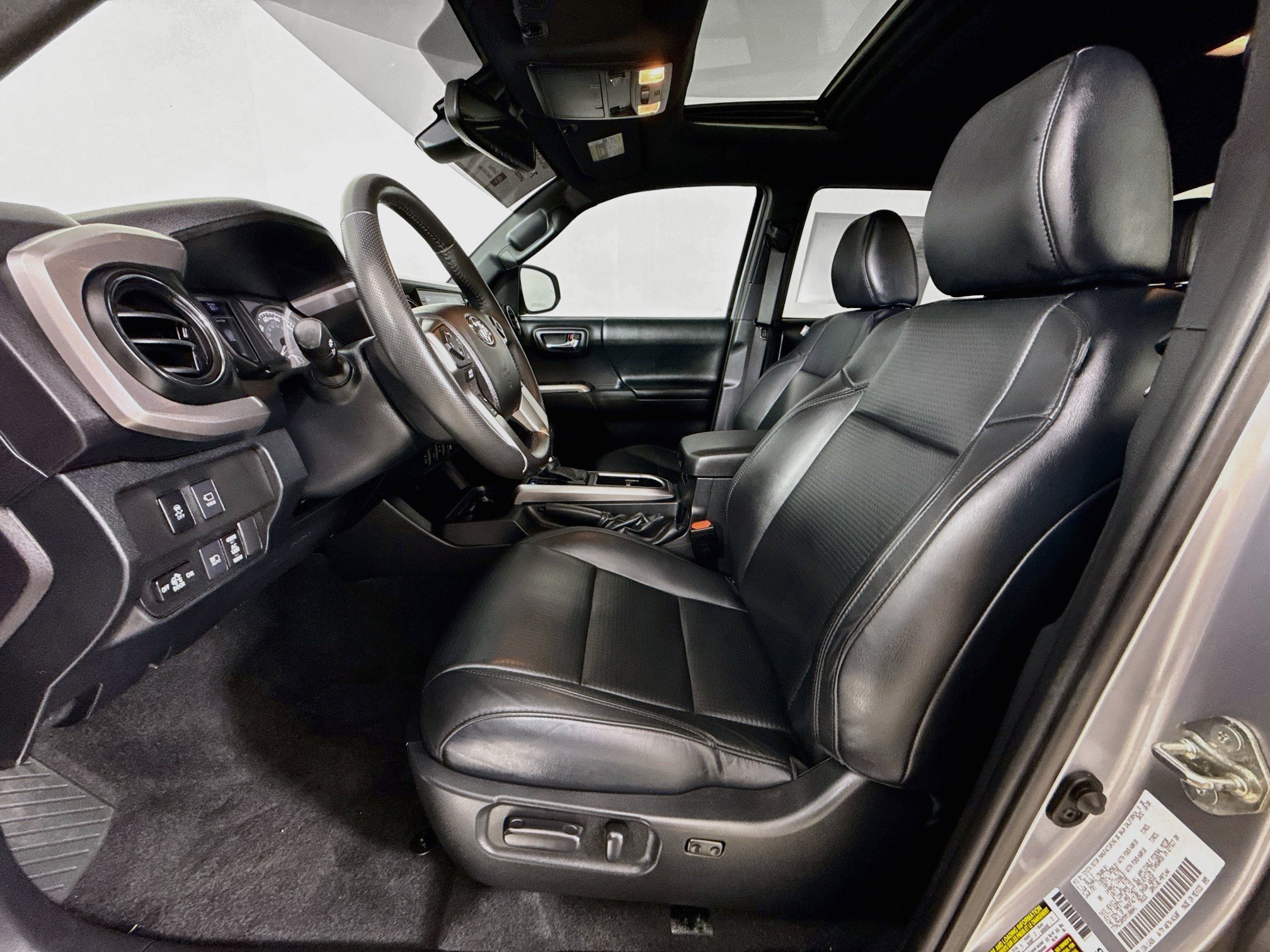 Certified 2021 Toyota Tacoma Limited AWD/4WD image 23