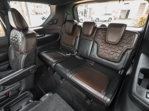 Used 2025 Nissan Armada Platinum image 44