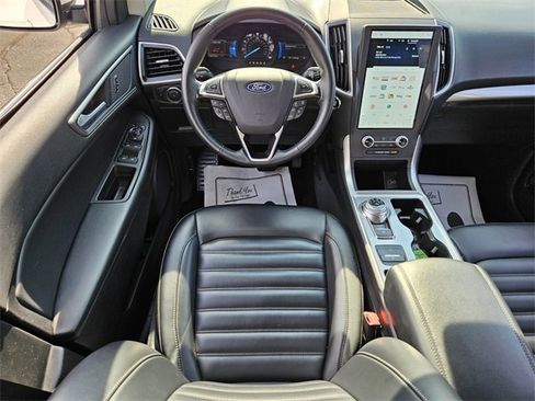 Used 2024 Ford Edge SEL image 11