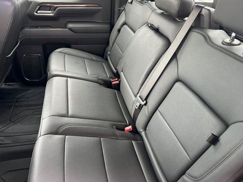 Used 2025 Chevrolet Silverado 1500 LT Trail Boss w/ LT Trail Boss Premium Package AWD/4WD image 12
