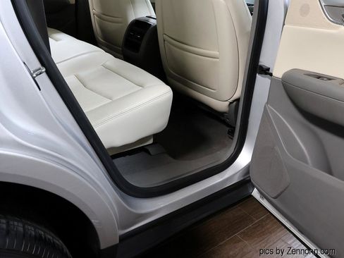 Used 2018 Cadillac XT5 Luxury image 30