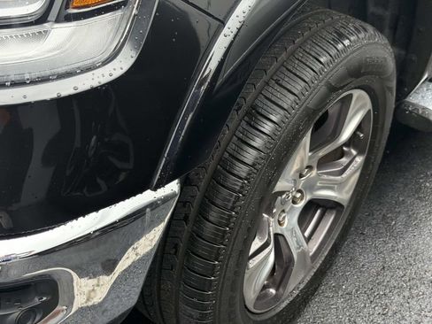 Used 2019 RAM 1500 Laramie AWD/4WD image 8