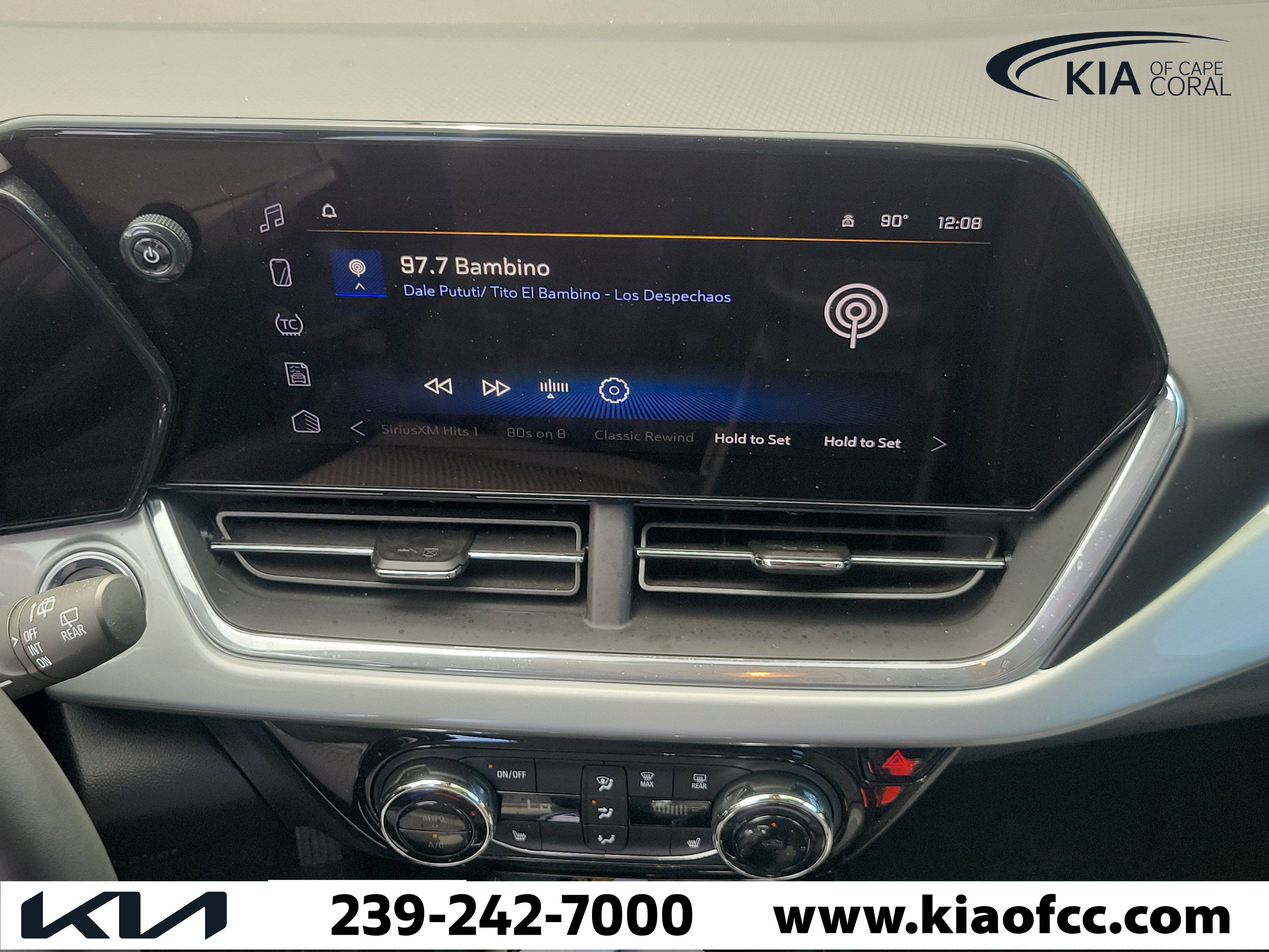 Used 2025 Chevrolet Trax LT w/ Driver Confidence Package FWD image 18