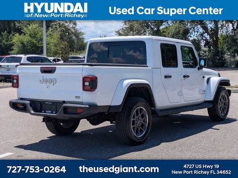 Used 2022 Jeep Gladiator Overland w/ LED Lighting Group AWD/4WD image 5