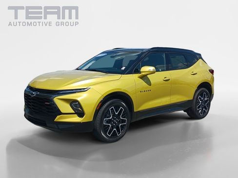 Used 2023 Chevrolet Blazer RS w/ Enhanced Convenience Package image 3