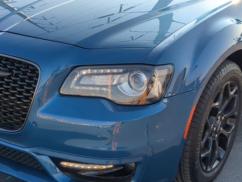 Used 2022 Chrysler 300 Touring L w/ Comfort Group image 10