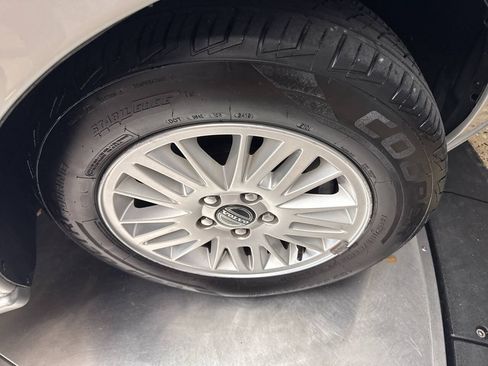 Used 2005 Volvo V70 2.4 FWD image 29