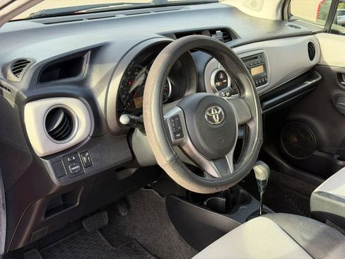 Used 2012 Toyota Yaris LE image 21