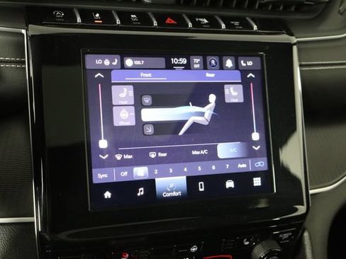 Used 2025 Jeep Grand Cherokee L Altitude AWD/4WD image 32