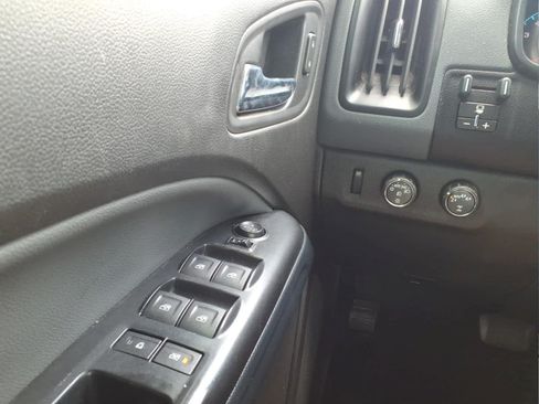 Used 2018 Chevrolet Colorado Z71 AWD/4WD image 18