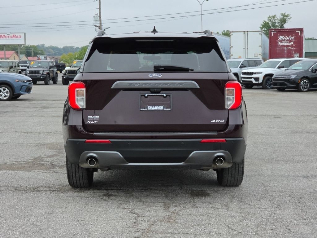 Used 2023 Ford Explorer XLT w/ Equipment Group 202A AWD/4WD image 6