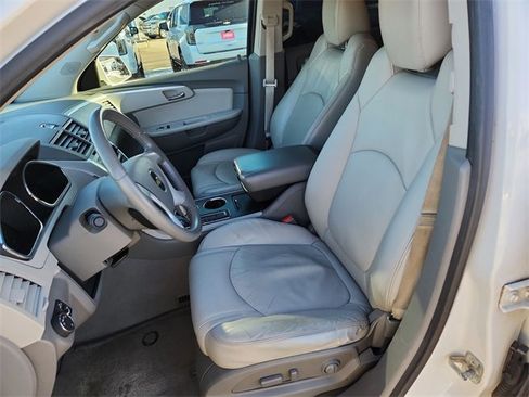 Used 2011 Chevrolet Traverse LT w/ Personal Connectivity Package image 17