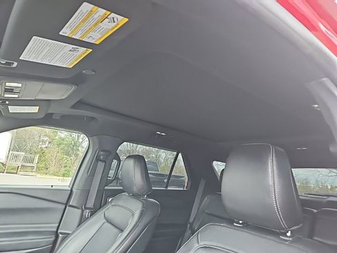 Used 2020 Ford Explorer XLT w/ Equipment Group 202A image 16