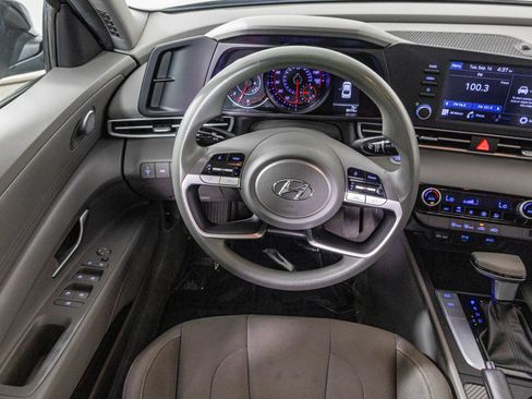 Used 2022 Hyundai Elantra SEL w/ Cargo Package image 30