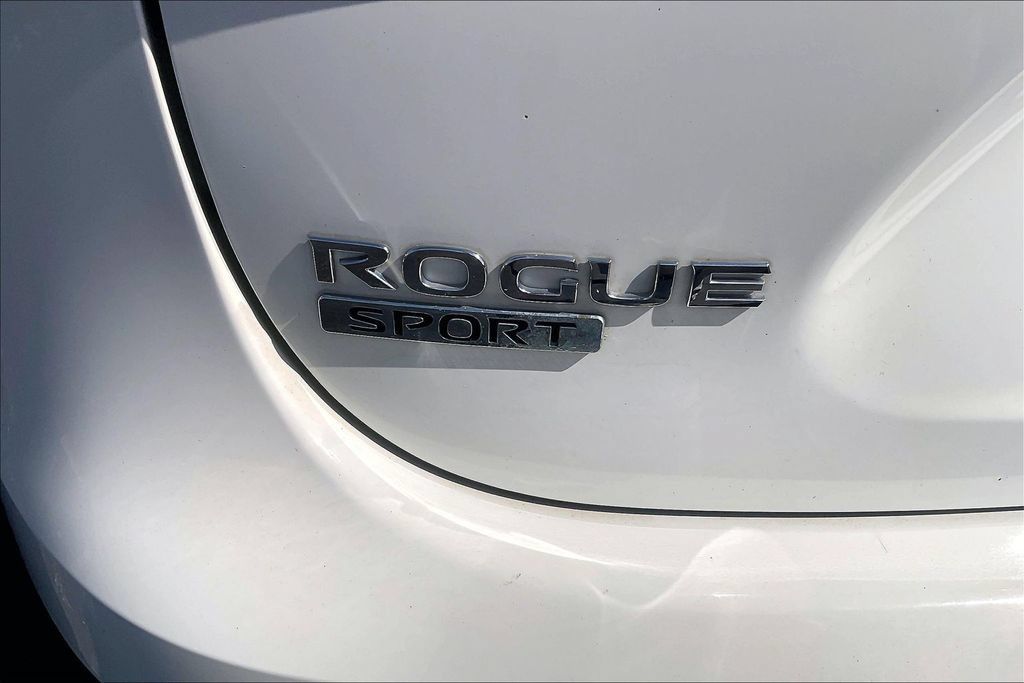 Used 2019 Nissan Rogue Sport S AWD/4WD image 7