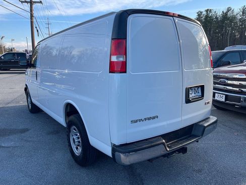 Used 2019 GMC Savana 2500 w/ Enhanced Convenience Package image 5