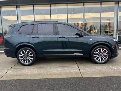Certified 2024 Cadillac XT6 Sport w/ Technology Package image 6