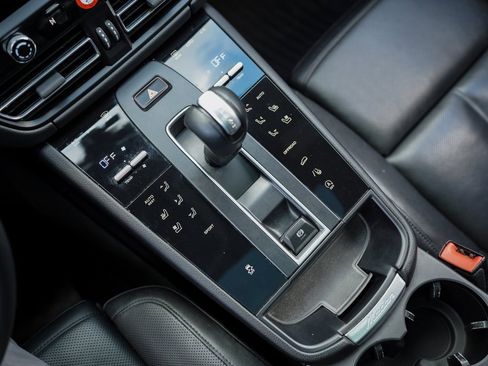 Used 2023 Porsche Macan w/ Premium Package Plus image 34