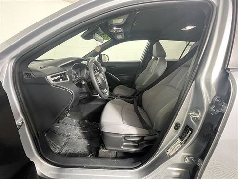 Used 2023 Toyota Corolla Cross AWD Hybrid w/ Moonroof Package image 9