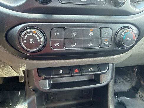 Used 2016 GMC Canyon 4x4 Extended Cab image 17