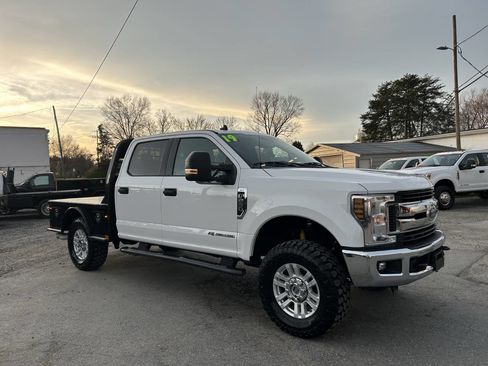 Used 2019 Ford F250 XLT w/ XLT Value Package image 4
