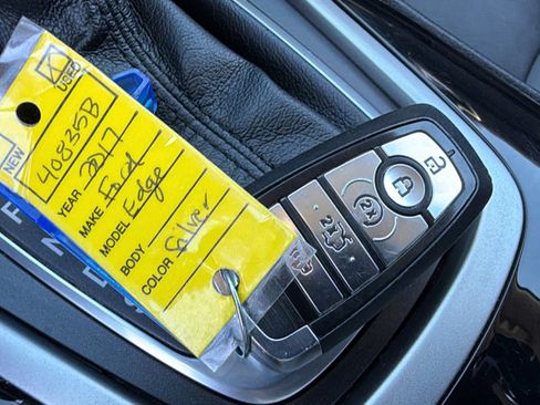 Used 2017 Ford Edge SEL w/ Equipment Group 201A image 29