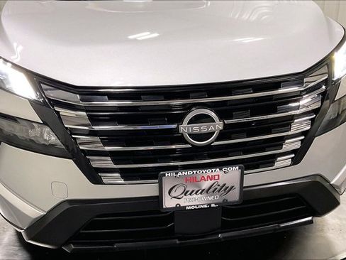 Used 2025 Nissan Rogue SV FWD image 29