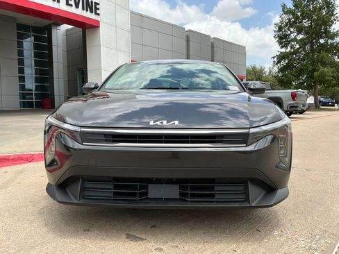 Used 2025 Kia K4 FWD image 3