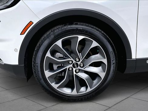 Used 2023 Lincoln Nautilus Reserve w/ Equipment Group 201A image 10