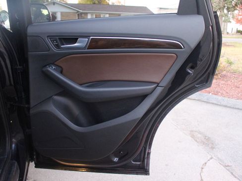 Used 2017 Audi Q5 2.0T Premium image 36