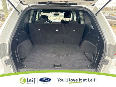 Used 2019 Jeep Grand Cherokee Laredo image 25