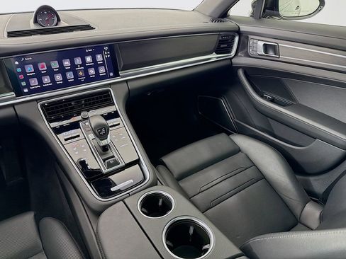 Used 2023 Porsche Panamera Platinum Edition image 28