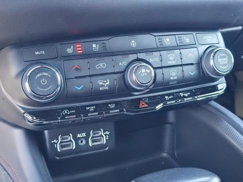 Used 2024 Dodge Durango GT image 25