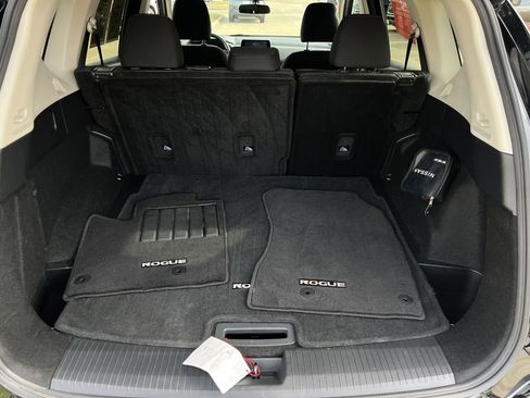 Certified 2024 Nissan Rogue SV image 26
