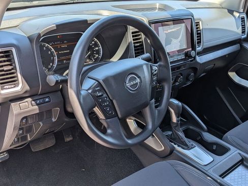 Used 2023 Nissan Frontier SV w/ Technology Package RWD image 10