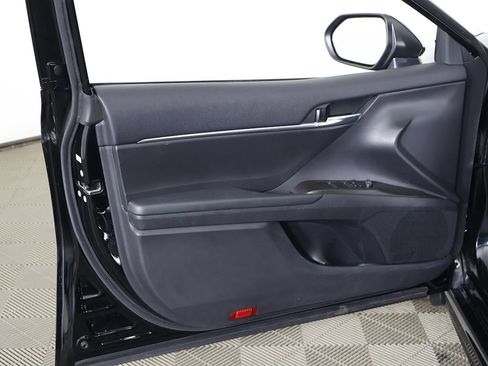 Used 2024 Toyota Camry SE image 21