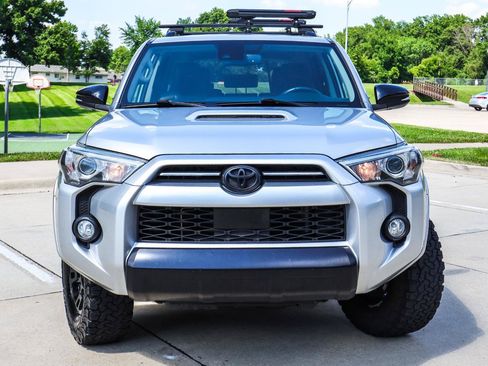 Used 2020 Toyota 4Runner Venture w/ Moonroof Package AWD/4WD image 21