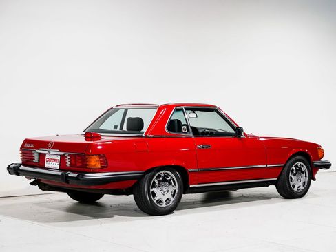 Used 1987 Mercedes-Benz 560 SL image 3