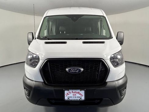 Used 2025 Ford Transit 250 148 Medium Roof RWD image 2