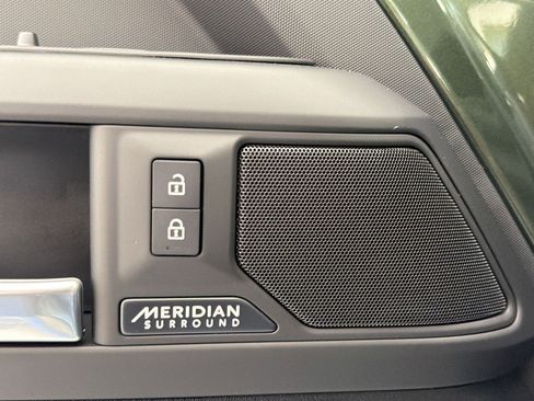New 2026 Land Rover Defender 110 X-Dynamic SE AWD/4WD image 22