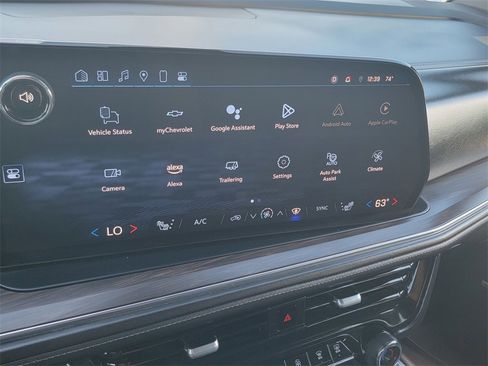 Used 2025 Chevrolet Suburban LT w/ Comfort Package image 27