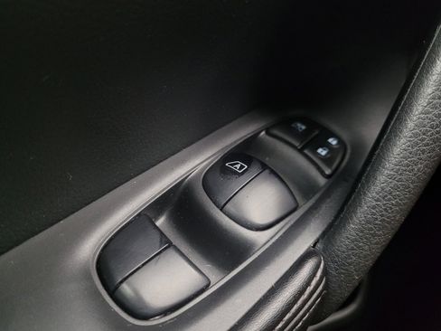 Used 2017 Nissan Rogue SV w/ Midnight Edition AWD/4WD image 27