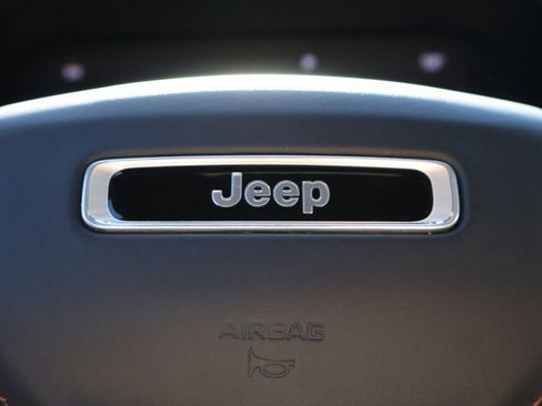 Used 2022 Jeep Grand Cherokee Summit w/ Adv Protech Group IV image 28