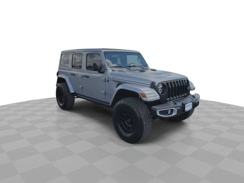 Used 2021 Jeep Wrangler Unlimited Sahara w/ Safety Group AWD/4WD image 2
