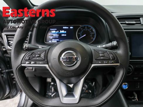 Used 2022 Nissan Leaf S image 10