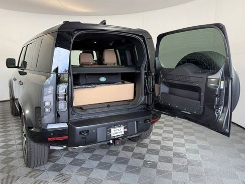 New 2026 Land Rover Defender 110 X-Dynamic SE AWD/4WD image 17