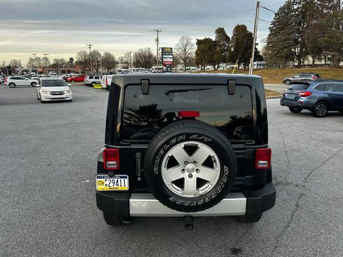 Used 2012 Jeep Wrangler Sahara w/ Dual Top Group image 18